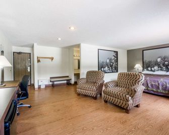 Super 8 by Wyndham Zanesville - Zanesville - Obývací pokoj