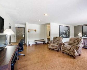 Super 8 by Wyndham Zanesville - Zanesville - Sala de estar