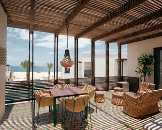 Hotel San Cristobal - Todos Santos - Patio