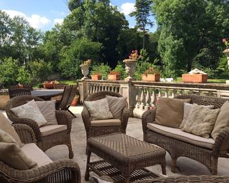 Château De La Celle Guenand - La Celle-Guenand - Patio