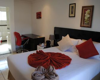 Staybridge Apartments Suites & Chalets - Maun - Bedroom