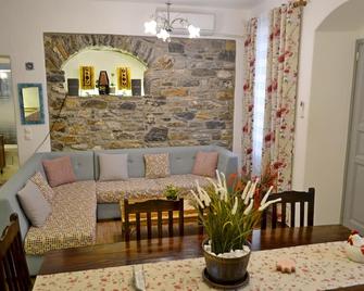Apartment in Xylokeratidi Amorgos - Katapola - Living room
