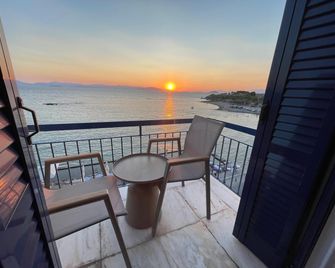 Hotel Avra - Aegina - Balcony