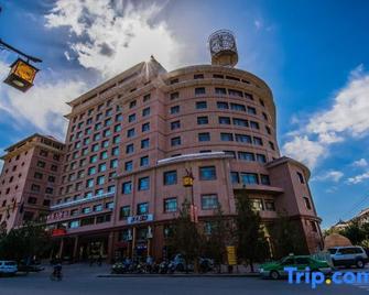Dunhuang Silk Road Yiyuan Hotel - Jiuquan - Building