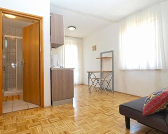 Apartments and rooms Novigrad 1624 - Novigrad - Wohnzimmer