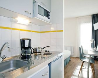 Brit Hotel Confort Lannion Centre Gare - Lannion - Kitchen