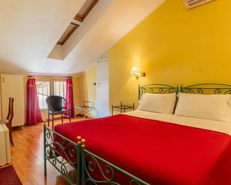 Hotel Principi D'Acaja - Turin - Bedroom
