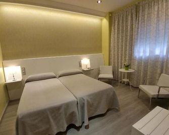 Hostal Paris - San Fernando - Habitación