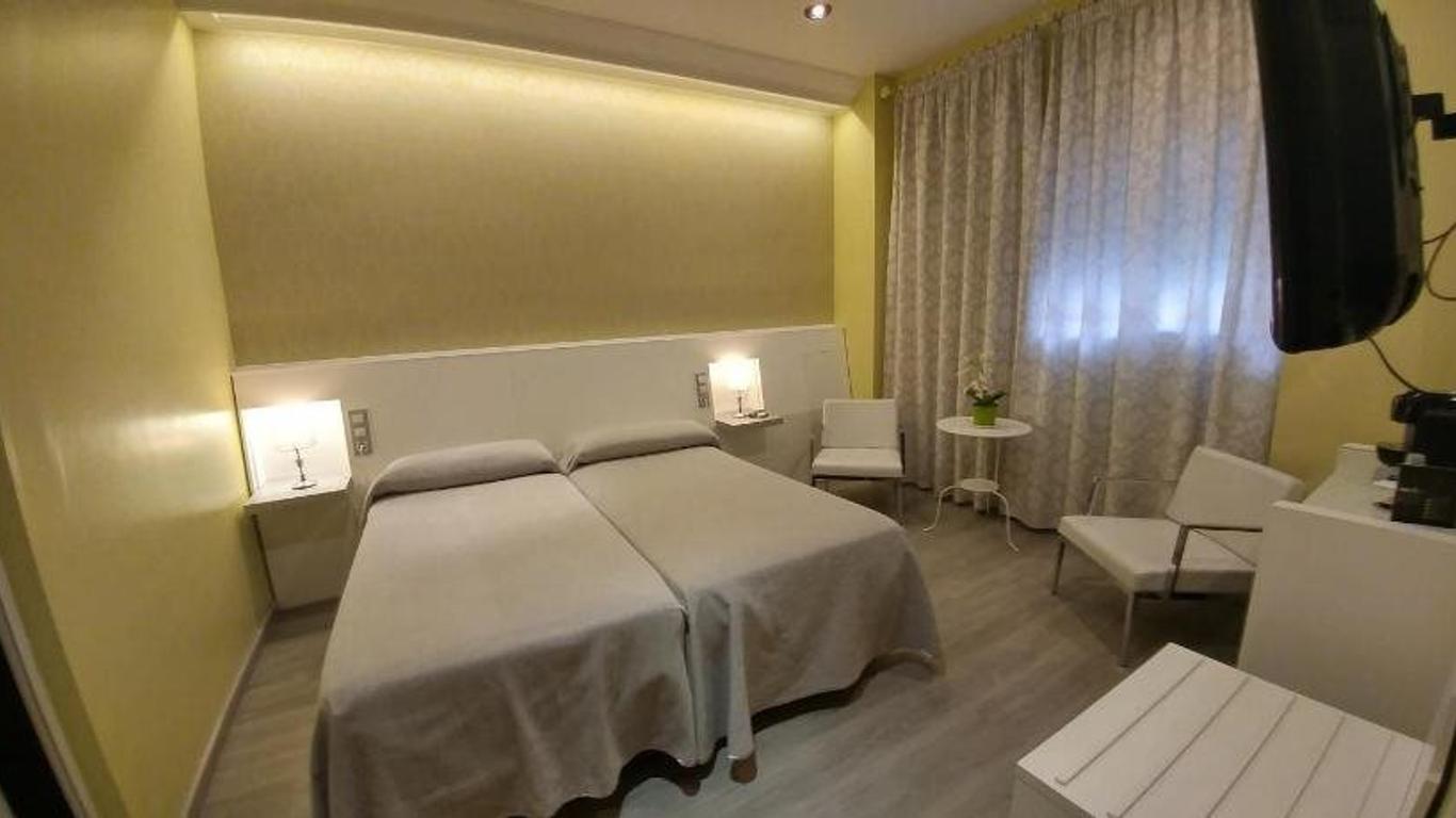 Hostal Paris