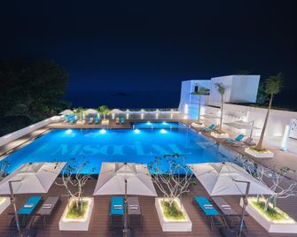 M Social Resort Penang - Penang - Piscina