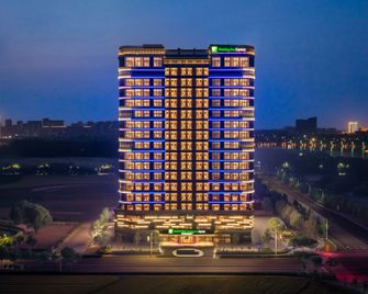 Holiday Inn Express Xinxiang Pingyuan New Area by IHG - Xinxiang - Gebäude