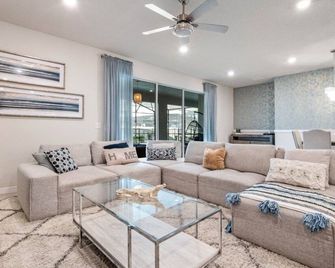 Windsor Island Resort 10 Bedroom Luxury Villa 2031 10 Villa - Davenport - Wohnzimmer