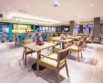 بريميير إن بوري سايت يدموندز تاون سنتر - بوري سانت ادموندز - مطعم