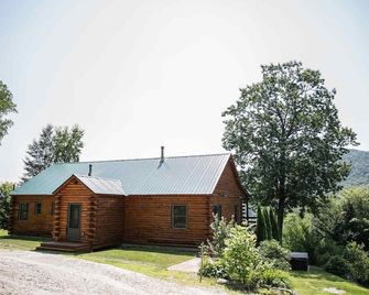 Large, Spacious Log Cabin home in the White Mountains, Pet friendly! - Campton - Edificio