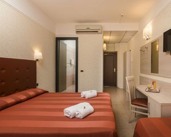 Hotel Villa Rosa - Roma - Habitación