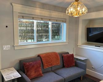 Garden Suite in Colwood - Victoria - Sala de estar