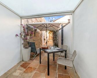 Martano Jacuzzi Suite W/ Terrace & Bbq - Martano - Balcón