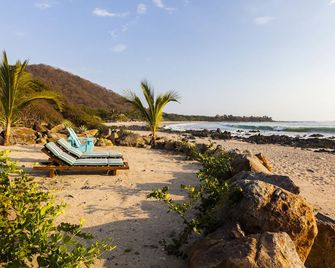 Casa Manzanillo Boutique Hotel - Troncones - Beach