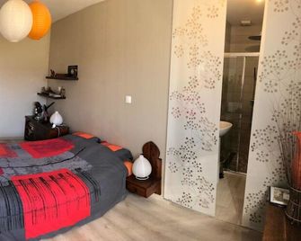 Chambres Chez L'habitant Delphine Et Gui - Flavigny-sur-Ozerain - Habitación