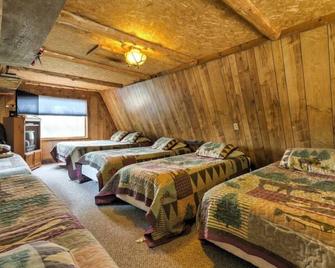 Cabin with a magnificent view! - Manistique - Bedroom
