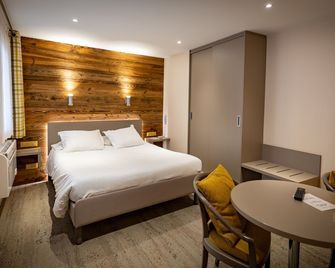 Logis Hôtel de la Tour - Ribeauville - Habitación