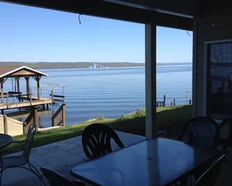 Spacious 5 Bedroom Lakeside Retreat in the Heart of Wine Country - Interlaken - Balcony