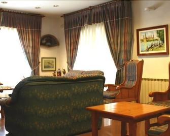 Aparthotel Los Jardines - Biescas - Вітальня