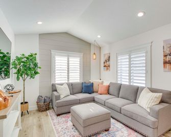 Logan Area Home Near Willard Bay State Park! - Brigham City - Living room