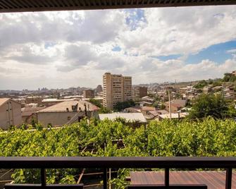 Hillside Guest House - Jerevan - Balcone