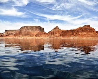 Lake Powell Resort - Page
