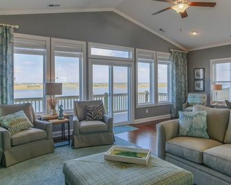 Best Views On The Island! Ocean, waterfront, Boat Dock, Elevator, Pool, Fish! - Topsail Beach - Sala de estar