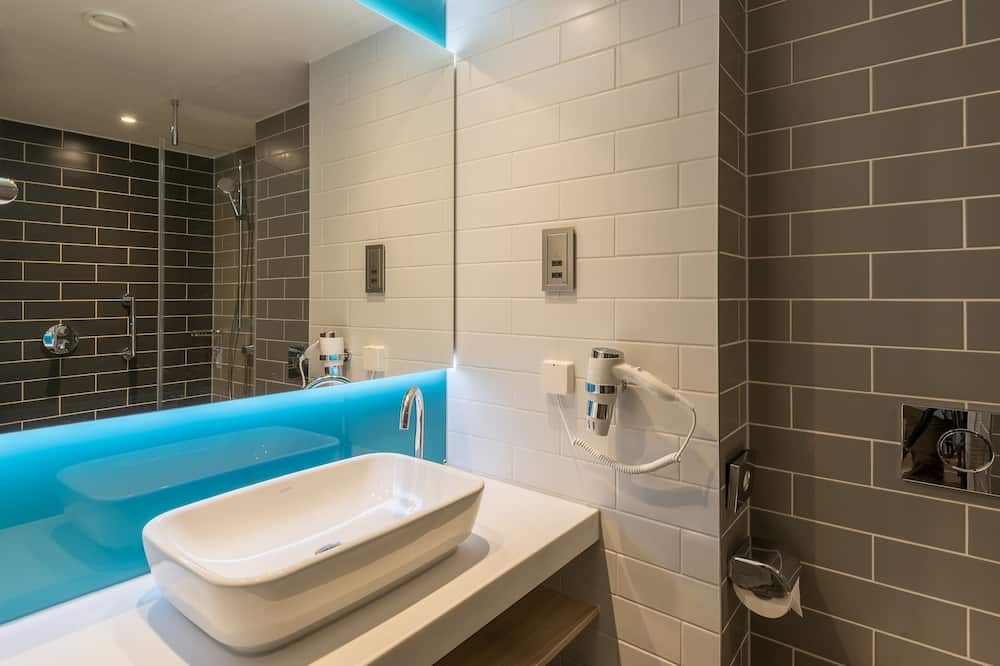 Bathroom view of Holiday Inn Express & Suites Schulenburg