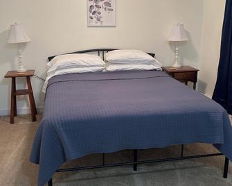 Cozy Corner - Butler - Bedroom