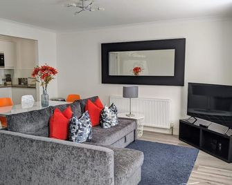 Saffron Court by Wycombe Apartments - Apt 06 - High Wycombe - Living room