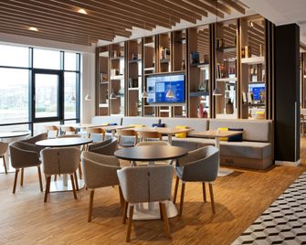 Holiday Inn Express Kaiserslautern By IHG - Kaiserslautern - Restaurante