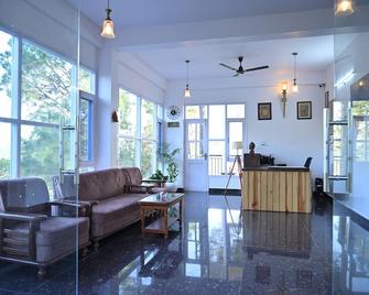Rainbow Resorts - Solan - Lobby