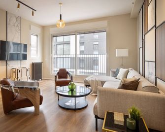 Seabreeze Serenity Haven with Mamad by Sea N' Rent - Tel Aviv - Sala de estar