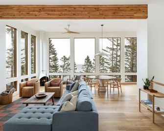 Tallens Stuga Luxury Cabin of the Pines - Lutsen - Living room