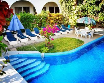 Hotel Delfin - Barra de Navidad - Piscina