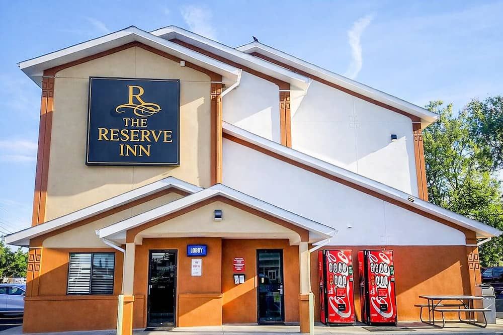 The Reserve Inn - Salisbury - Building