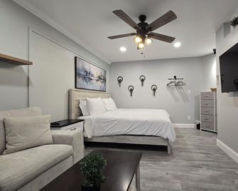 Sunny Palms Inn - Lake Worth - Bedroom