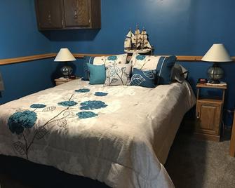 Beautiful spacious house with spectacular views of Lake Pepin - Lake City - Habitación