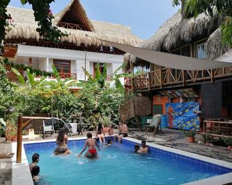 La Natura Hostel & Pool - Palomino - Zwembad