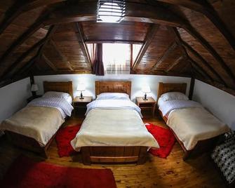 Hotel Bujtina e Bardhe - Korçë - Habitación