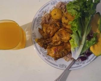 Cornwall Courts, Montego bay, Jamaica home of The Black Spanish and British Land - Bahía Montego - Comida