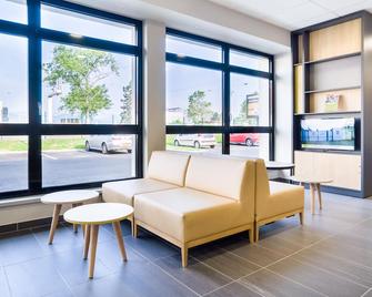 بي آند بي هوتل كولمار إكسبو - كولمار - غرفة معيشة