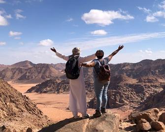 eisam camp - Valle de la Luna - Edificio