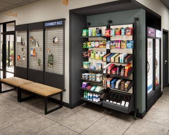 LivSmart Studios by Hilton Tullahoma - Tullahoma - Shop