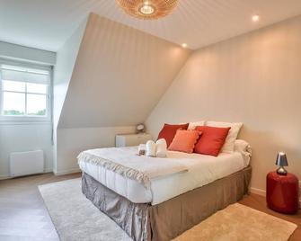 Le Riviera, Elégant Duplex - Cergy - Chambre