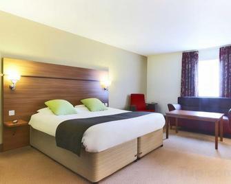 Premier Inn Glasgow Braehead - Glasgow - Bedroom